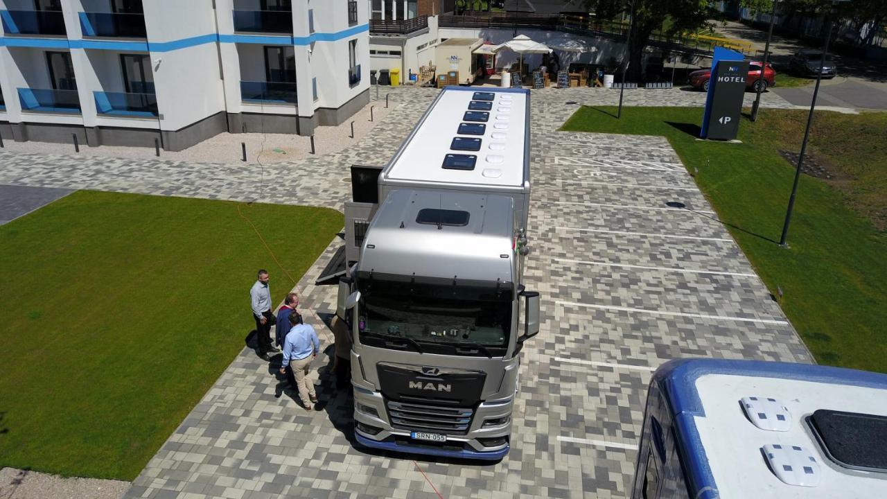 Nn Boutique Hotel Tiszaújváros Εξωτερικό φωτογραφία