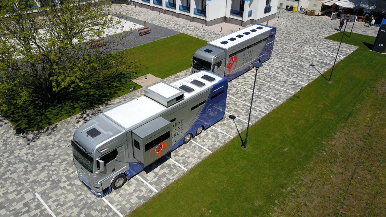 Nn Boutique Hotel Tiszaújváros Εξωτερικό φωτογραφία