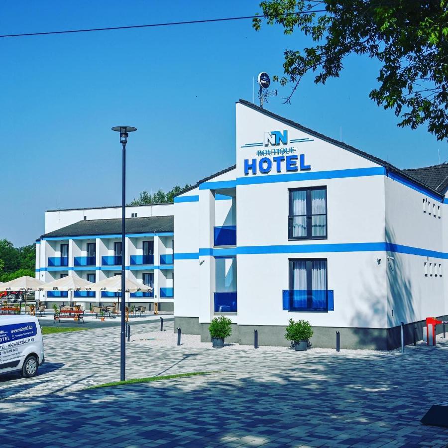 Nn Boutique Hotel Tiszaújváros Εξωτερικό φωτογραφία