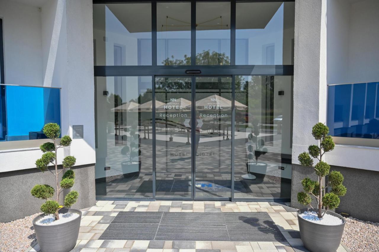 Nn Boutique Hotel Tiszaújváros Εξωτερικό φωτογραφία
