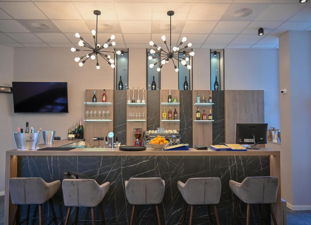 Nn Boutique Hotel Tiszaújváros Εξωτερικό φωτογραφία