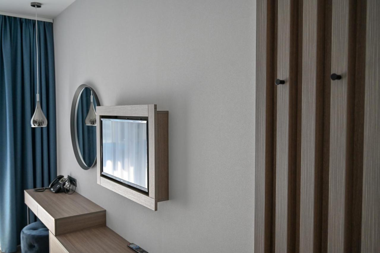 Nn Boutique Hotel Tiszaújváros Εξωτερικό φωτογραφία