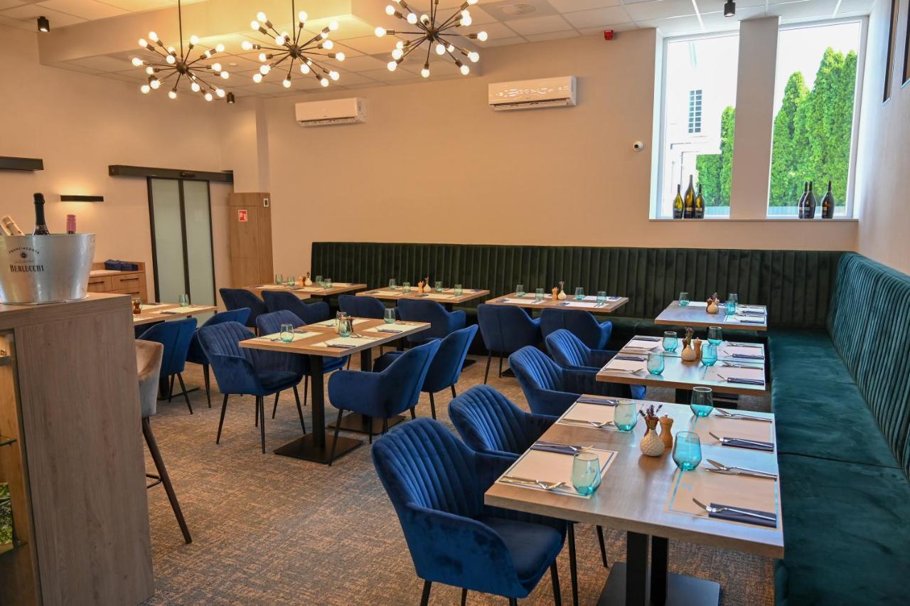 Nn Boutique Hotel Tiszaújváros Εξωτερικό φωτογραφία
