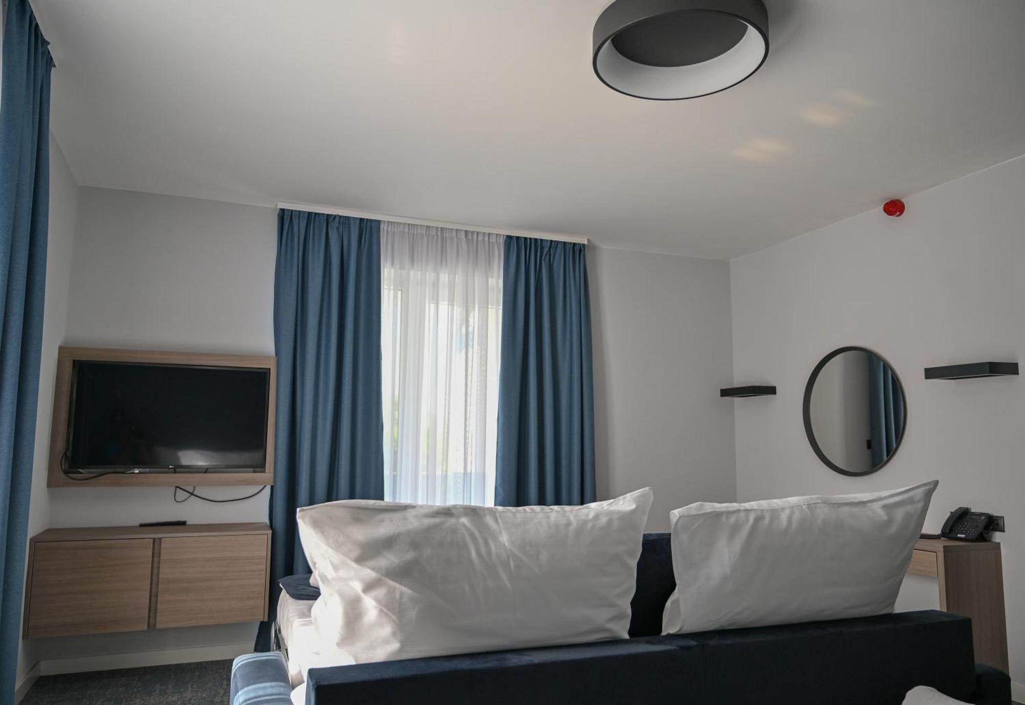 Nn Boutique Hotel Tiszaújváros Εξωτερικό φωτογραφία