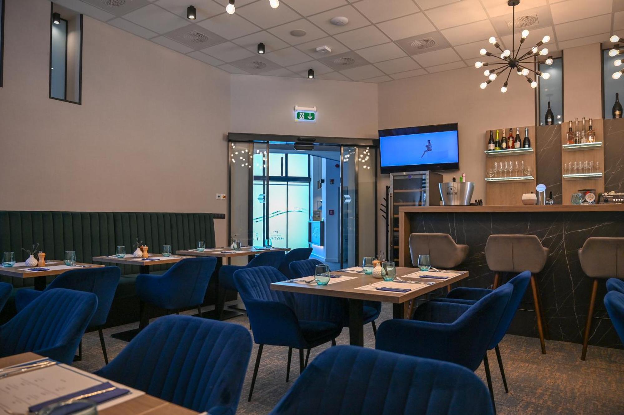 Nn Boutique Hotel Tiszaújváros Εξωτερικό φωτογραφία