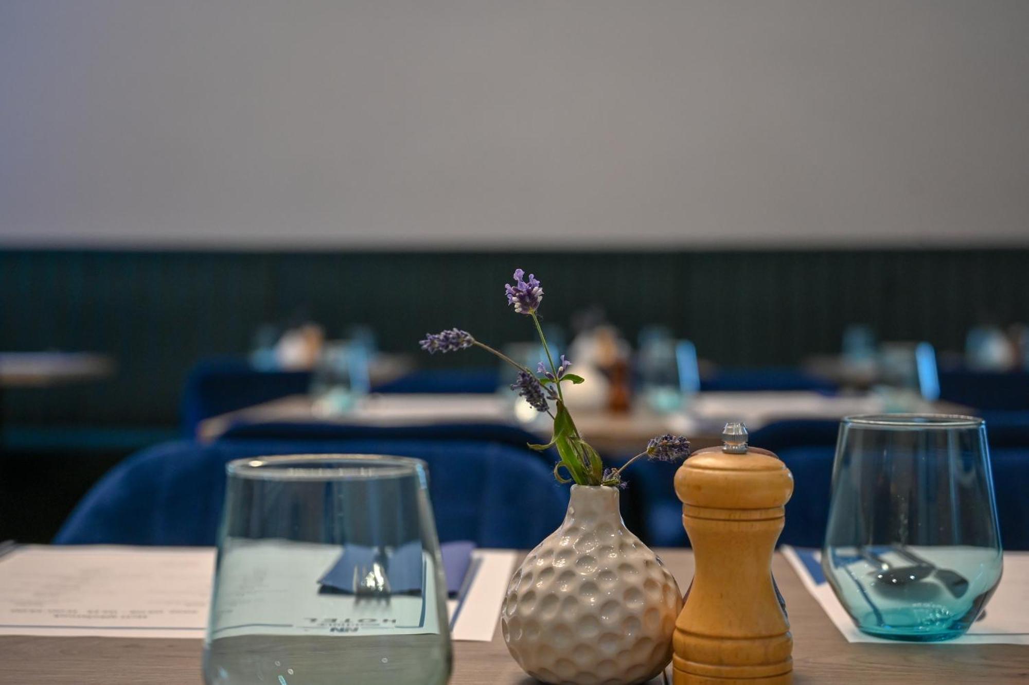 Nn Boutique Hotel Tiszaújváros Εξωτερικό φωτογραφία