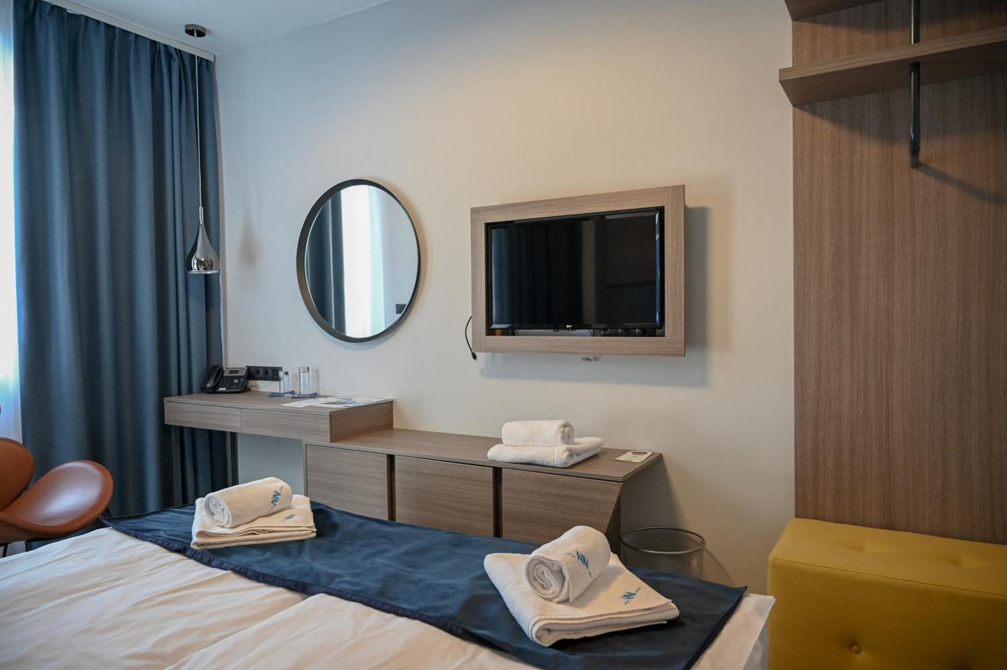 Nn Boutique Hotel Tiszaújváros Εξωτερικό φωτογραφία