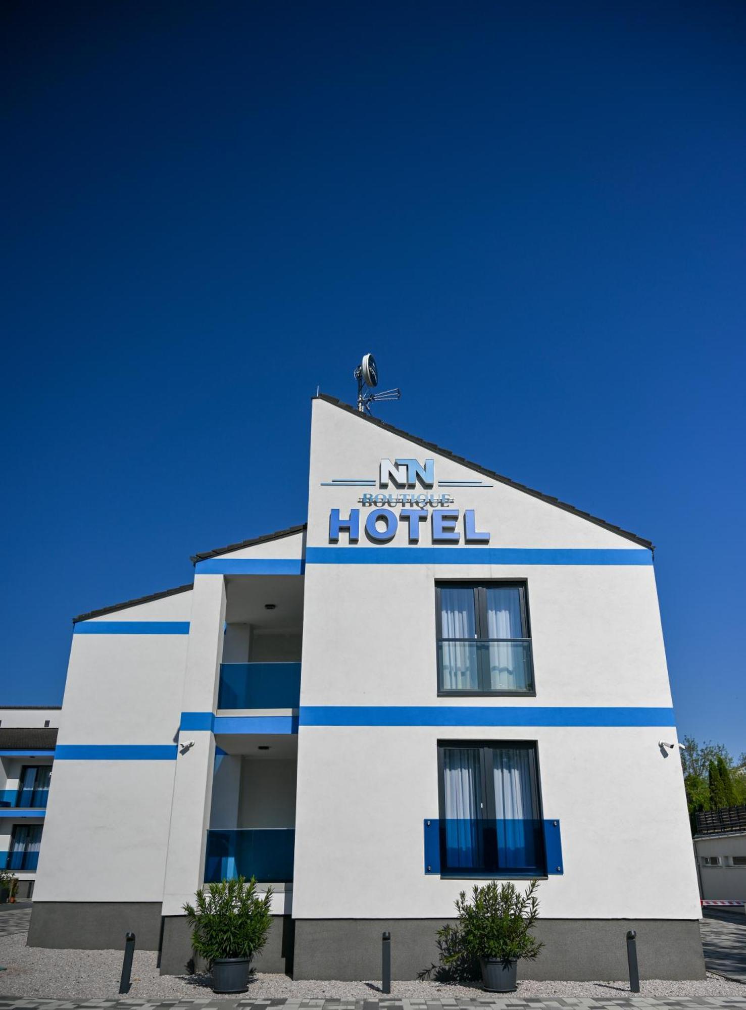Nn Boutique Hotel Tiszaújváros Εξωτερικό φωτογραφία